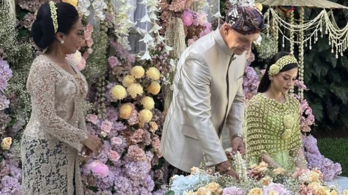 Alyssa Daguise Makin Memesona, Pakai Jumputan Hijau di Momen Siraman