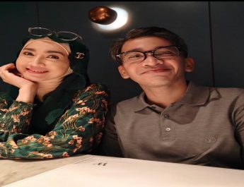 Ruben Onsu Pamer Foto Bareng Desy Ratnasari, Warganet Heboh: Kok Mirip Ya? Jodoh 99 Persen