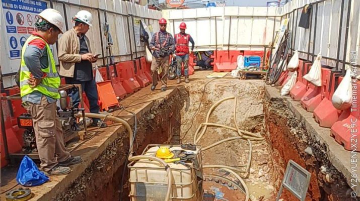 PAM Jaya Buka Suara soal Kebocoran Air Pipa di Jalan Jatiwaringin