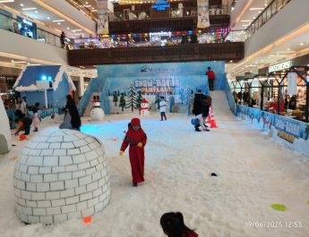 Wahana Salju dan Pertunjukan Anak Meriahkan Liburan Sekolah di Tangerang