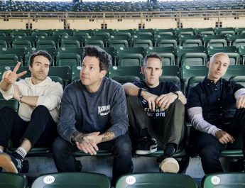 Simple Plan Rilis Trailer Film Dokumenter dan Soundtrack The Kids in the Crowd