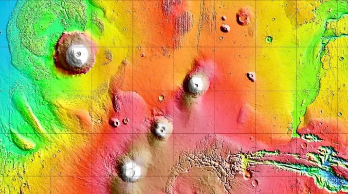 NASA Abadikan Arsia Mons: Gunung Berapi Raksasa Mars, Menembus Awan Pagi