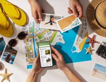 9 Aplikasi Traveling Terbaik 2025, Bisa Pesan Tiket dan Hotel