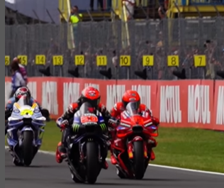Sprint Race MotoGP Penuh Kekacauan! Quartararo Tergelincir, Marquez Rebut Takhta