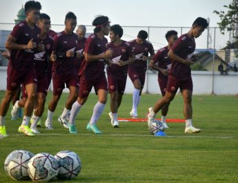 PSM Makassar benahi kualitas lapangan latihan Stadion Kalegowa