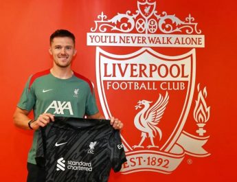 Liverpool resmi rekrut kiper baru Freddie Woodman