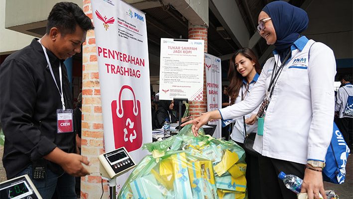 PNM ajak 6.000 karyawan bersih-bersih lingkungan dan salurkan sampah ke bank sampah