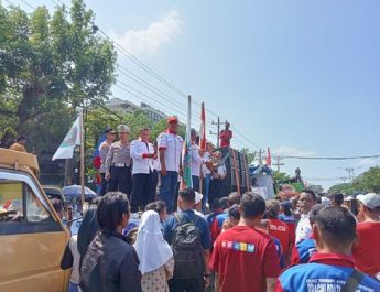 Ribuan sopir truk di Semarang demo ODOL, ini tuntutannya
