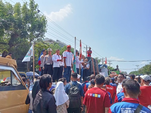 Ribuan sopir truk di Semarang demo ODOL, ini tuntutannya