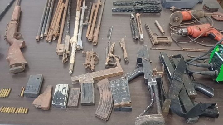 Polda Maluku dan Densus 88 tangakap pembuat senjata api rakitan