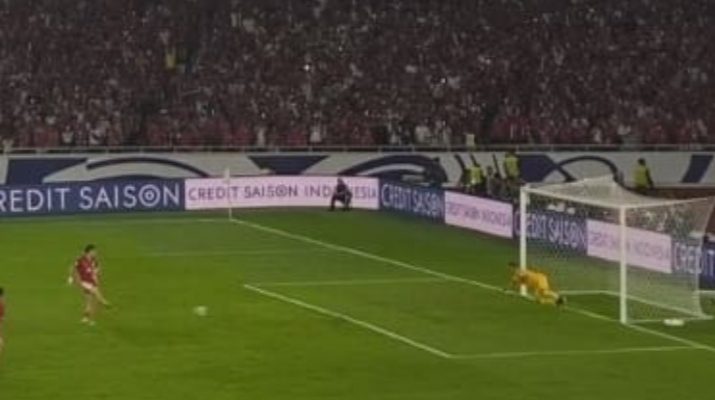Babak Pertama: Indonesia unggul tipis atas China lewat gol penalti Ole Romeny