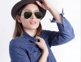 Rahasia Kacamata Hitam Awet dan Kinclong, Ternyata Begini Cara Merawatnya!