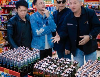 Merawat Wajah Diganjar Nonton MotoGP ke Italia