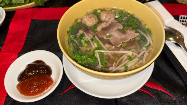 Makan Pho di Yeu Saigon Group, Menangkan Tiket ke Vietnam