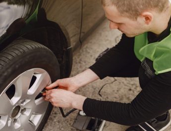 Pastikan Ban Kendaraan Aman saat Ajak Keluarga Roadtrip untuk Isi Liburan Sekolah