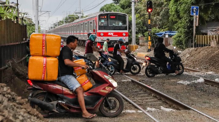 Tingkatkan Keselamatan, PT KAI Jakarta Tutup 28 Perlintasan Liar
