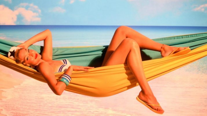 Gigi Hadid Jadi Direktur Kreatif Produk Sandal Flip-flop