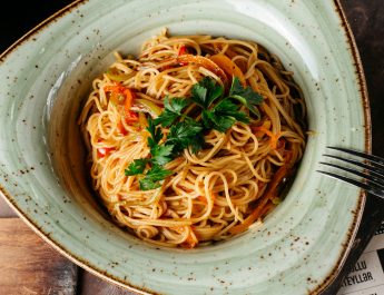 Resep Spaghetti Aglio Olio Enak, Gurih dan Pedas