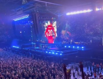 Oasis Persembahkan Live Forever untuk Diogo Jota