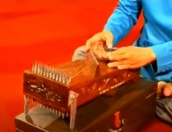 Mengenal Alat Musik Siter: Asal Daerah, Jenis, dan Cara Memainkannya