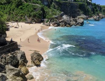 Kubu Beach: Pesona Pantai Tersembunyi di Jimbaran