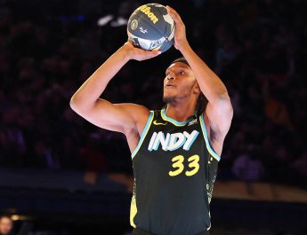 Myles Turner Incar Gelar Bersama Bucks