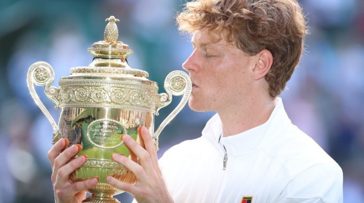 Jannik Sinner Balas Dendam, Taklukkan Alcaraz dan Ukir Sejarah di Final Wimbledon