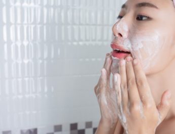 Cleansing Adalah: Panduan Lengkap untuk Wajah Bersih dan Sehat