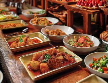 Nikmati Sensasi Makan Siang Sepuasnya dengan Hadiah Menarik di Holiday Inn Bandung Pasteur