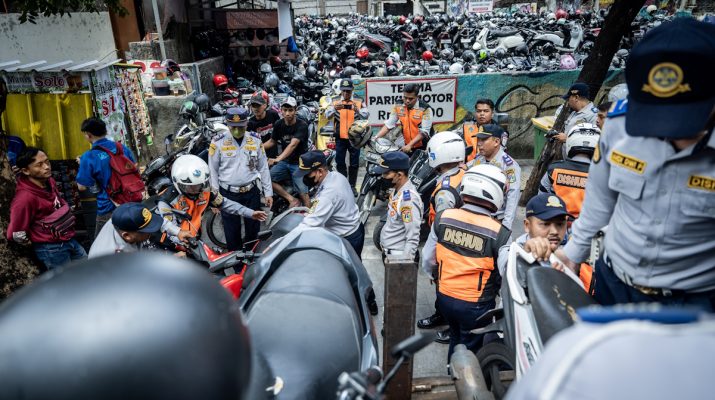 Dinilai Tebang Pilih, DPRD Minta Satpol PP dan Dishub Tegas Tertibkan PKL dan Parkir Liar di Kawasan Blok M