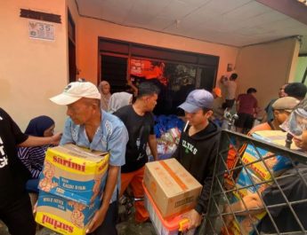 Pemkot Jaksel Salurkan Bantuan untuk Korban Kebakaran di Tebet