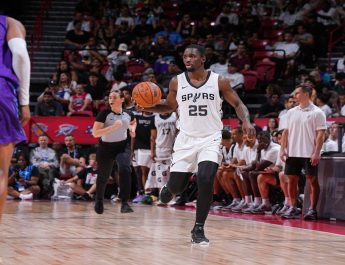 David Jones-Garcia Gabung ke San Antonio Spurs dengan Kontrak Two-Way