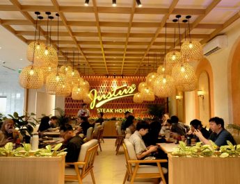Justus Steakhouse Hadirkan Pengalaman Steak Premium dalam Suasana Keluarga