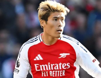 Arsenal resmi berpisah dengan bek Jepang Takehiro Tomiyasu