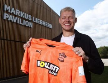 Newcastle coba pinjam Aaron Ramsdale dari Southampton