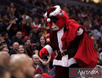 Tradisi Natal unik di berbagai negara: pembakaran setan sampai ziarah