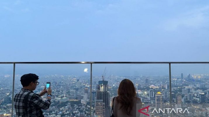 Menikmati Pemandangan Kota Jakarta dari Gedung Tertinggi di Indonesia