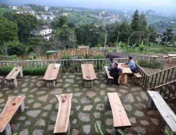 Mengenal Dago Atas vs Dago Bawah: Mana Destinasi Favoritmu di Bandung?