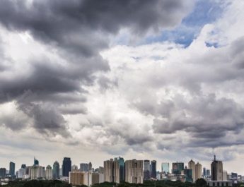 Prakiraan Cuaca Jakarta Hari Ini, Sabtu 19 Juli 2025: Berawan di Malam Minggu