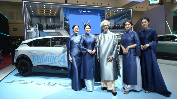 Kolaborasi Lintas Budaya di GIIAS 2025, Vinfast Gandeng Desainer Didiet Maulana