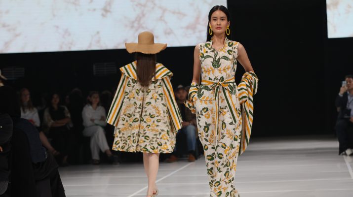 Batik Ramah Busui Berpadu Desain Modern, Koleksi Mimo dari Rizkya Batik Curi Perhatian di JF3 2025
