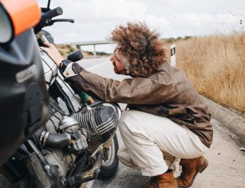 8 Penyebab Mesin Motor Ngebul Asap Putih