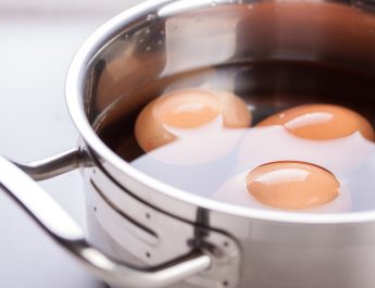 Cara Membuat Telur Setengah Matang: Berapa Lama Rebusnya?