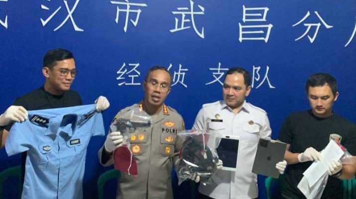 WNA Nyamar jadi Polisi wuhan Terbongkar Karena Tak Bayar Iuran Keamanan