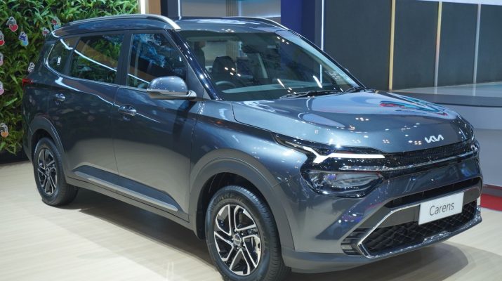 Kia Sasar Segmen Keluarga Modern lewat Produk Carnival Hybrid dan Carens di GIIAS 2025