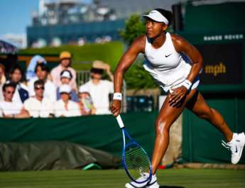 Swiatek Melaju, Osaka Berjuang, Bouchard Pamit di Turnamen WTA Montreal