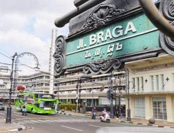 10 Destinasi Wisata Terbaik di Jl Braga Bandung yang Wajib Dikunjungi!