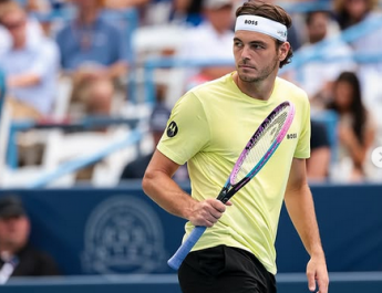 Taylor Fritz Lolos dari Hadangan Hujan di Toronto Masters