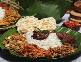 50 Makanan Khas Indonesia dan Asalnya: Nikmati Kekayaan Kuliner Nusantara