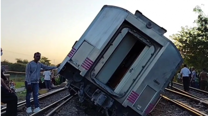 200 Personel Gabungan KAI Benahi Jalur Akibat Anjloknya Argo Bromo Anggrek